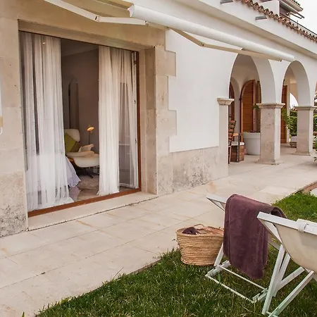 Montjuic Boutique Жирона