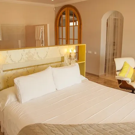 Montjuic Boutique Отель Жирона