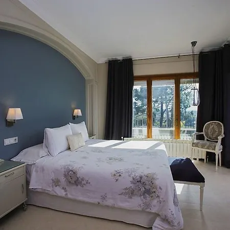 Montjuic Boutique Отель Жирона