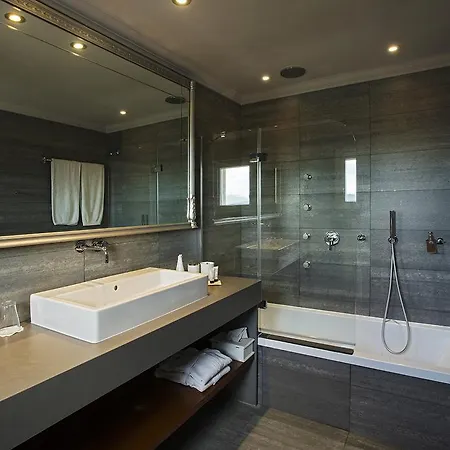 Отель Montjuic Boutique 4*