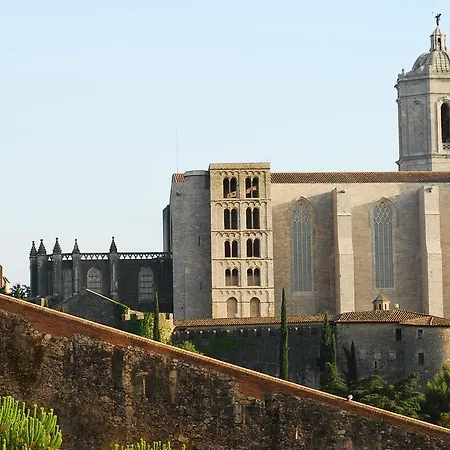 Montjuic Boutique Готель