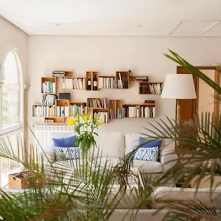 Montjuic Boutique Жирона