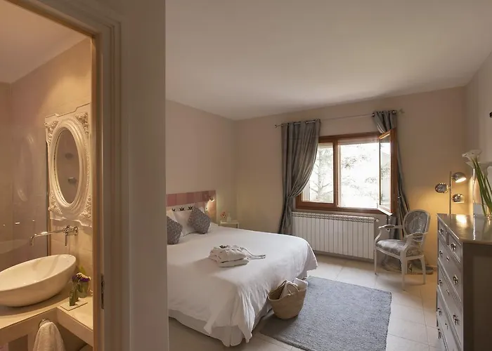 Montjuic Boutique خيرونا