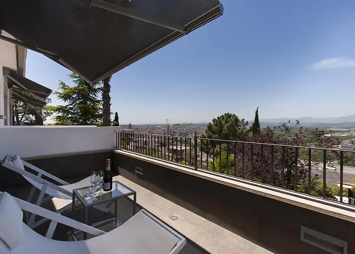 Montjuic Boutique فندق خيرونا