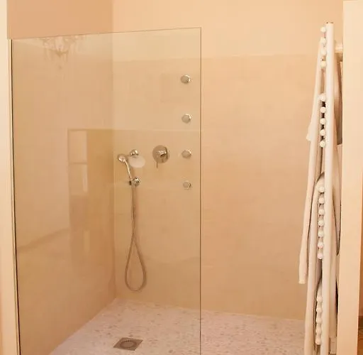 Montjuic Boutique خيرونا