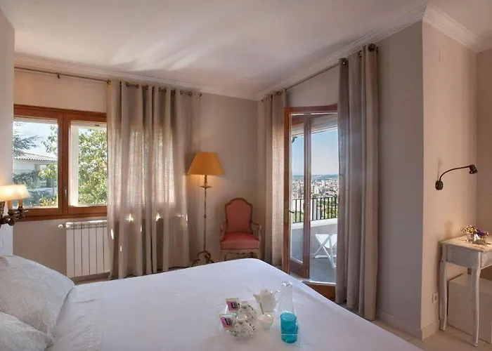 Montjuic Boutique فندق خيرونا